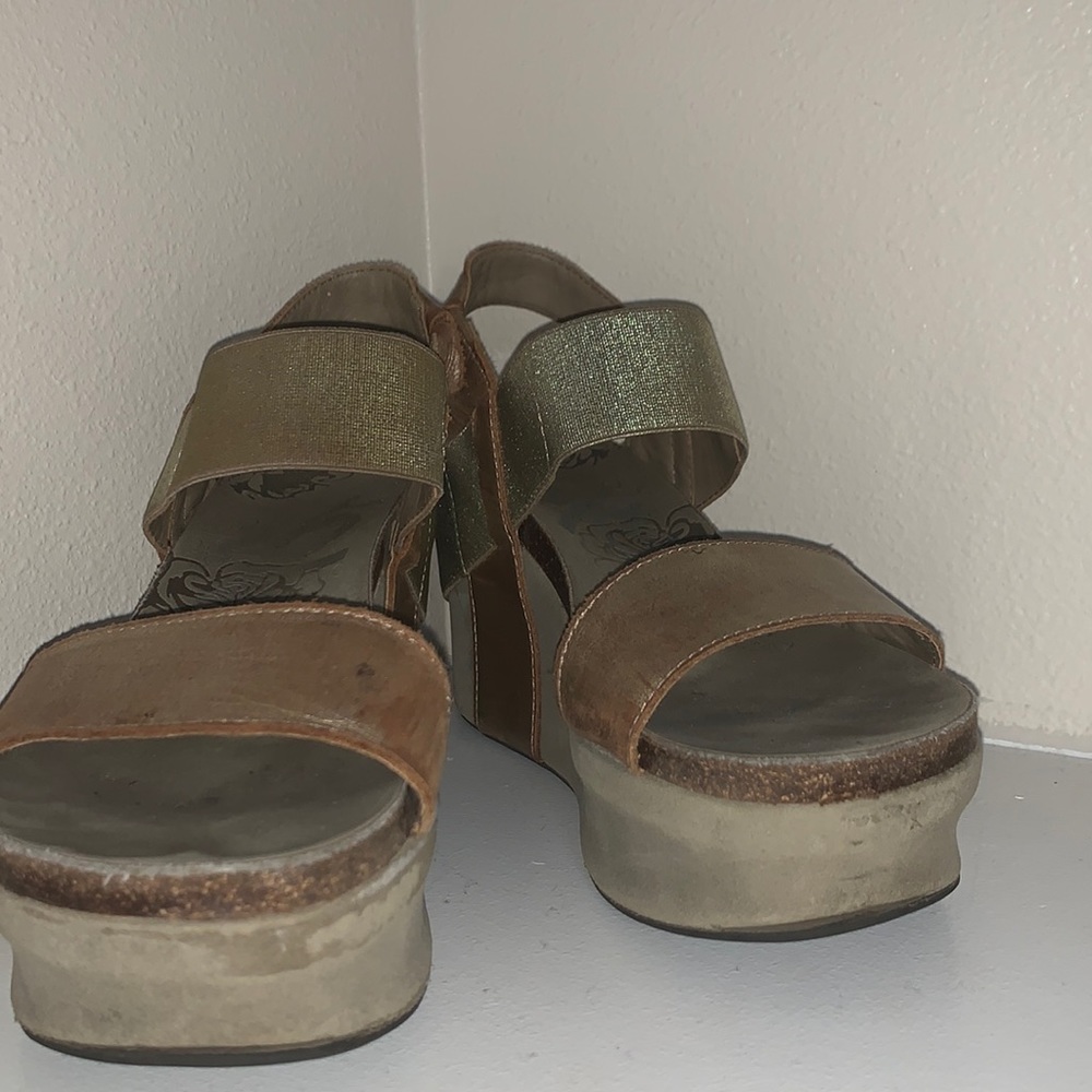 OTBTS (gold) size 8